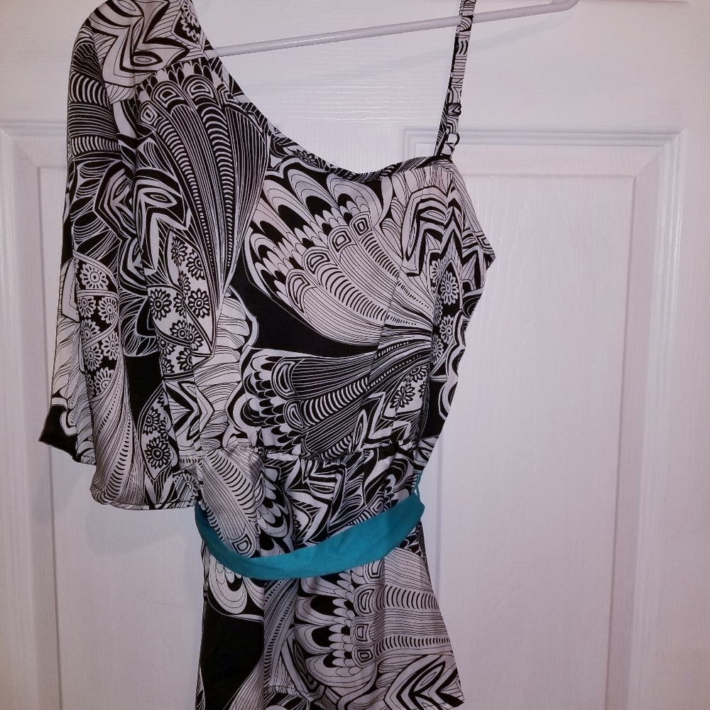 Top - Picture 2 of 3